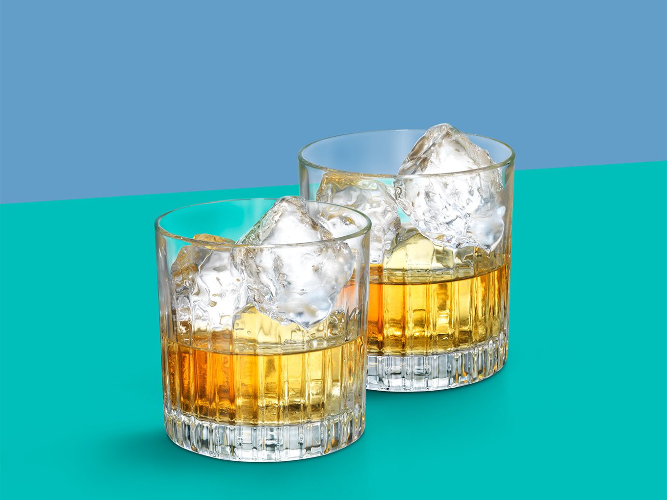 A few glasses of whiskey and ice cubes